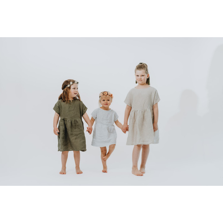 Liten Lisa børnehørekjole (oliven)