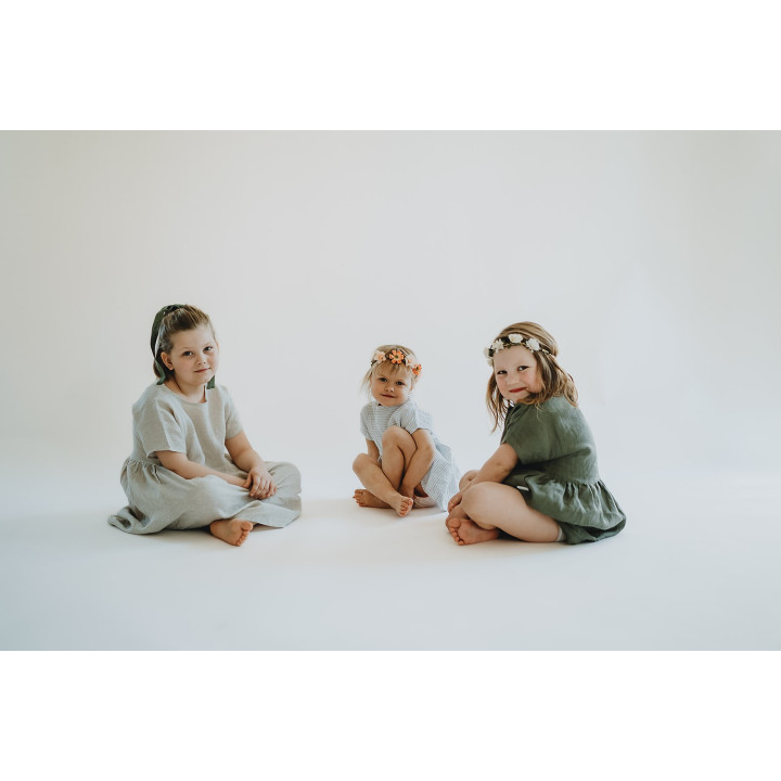 Liten Lisa børnehørekjole (oliven)