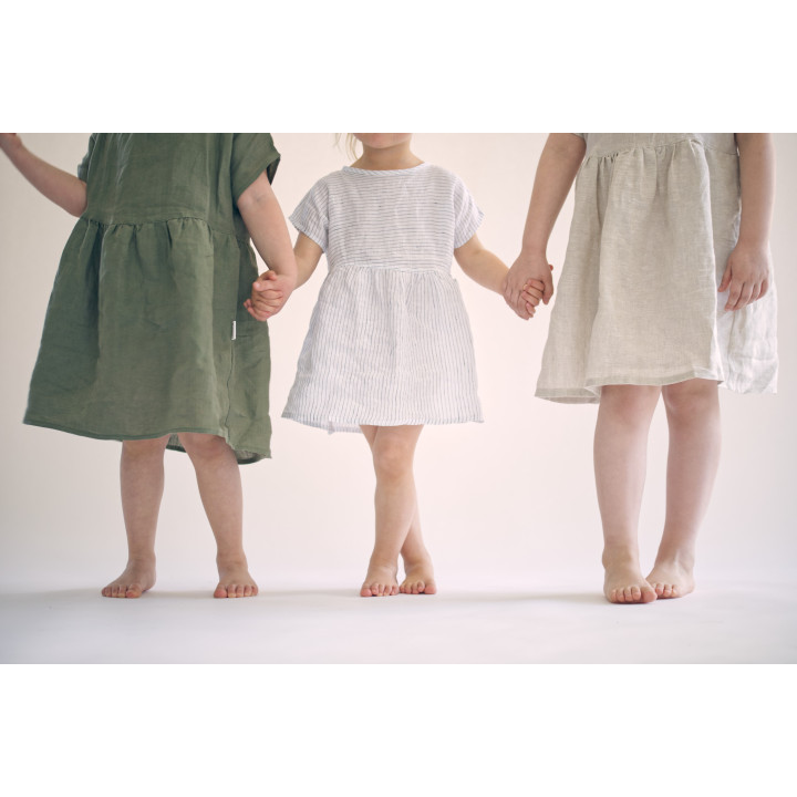 Liten Lisa børnehørekjole (hvid med marineblå striber)