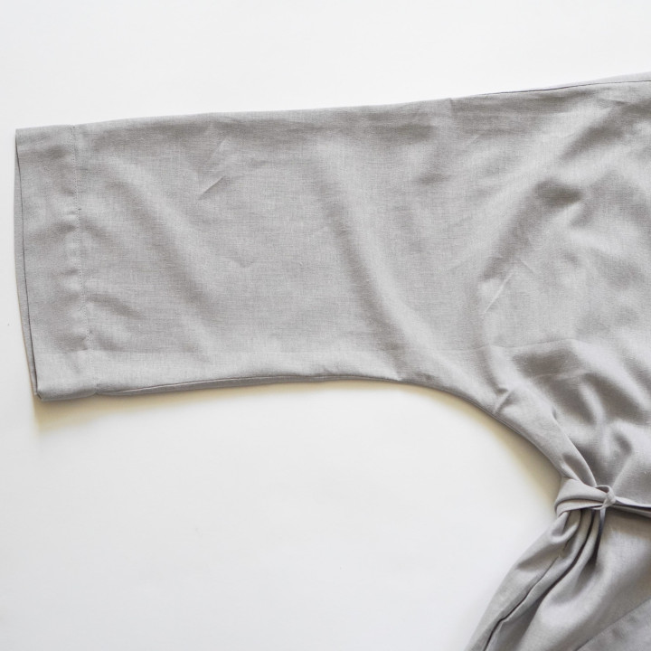 Linned kimono (grå) - lavet i Polen|Lennea