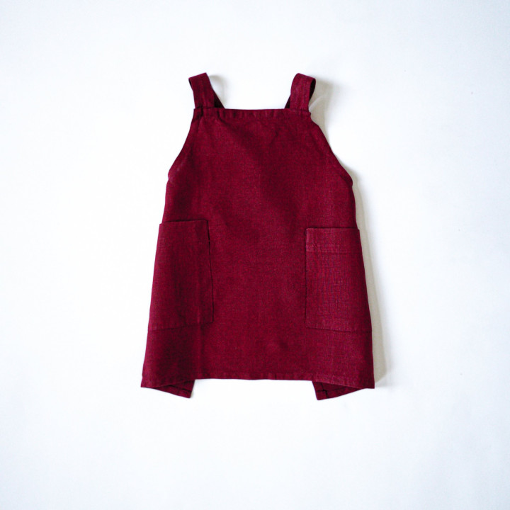 Lotta børneforklæde (kirsebær) - med seler