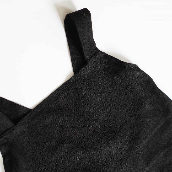 Lotta børneforklæde (sort) - med seler