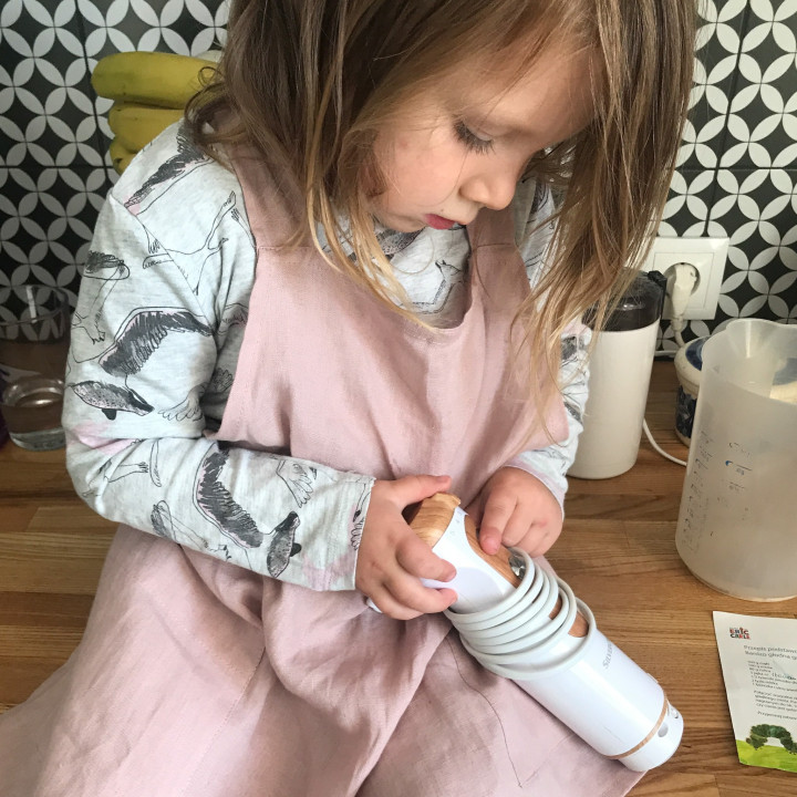 Forklæde til børn (pudderrosa) - linned og behageligt